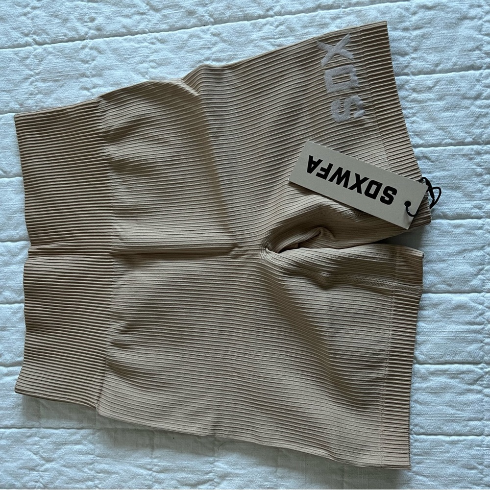 Sarah’s Day rubbed seamless shorts